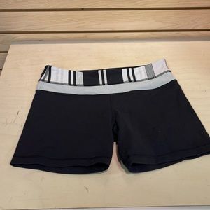 Women’s Lululemon Bike Shorts Size 6 Black